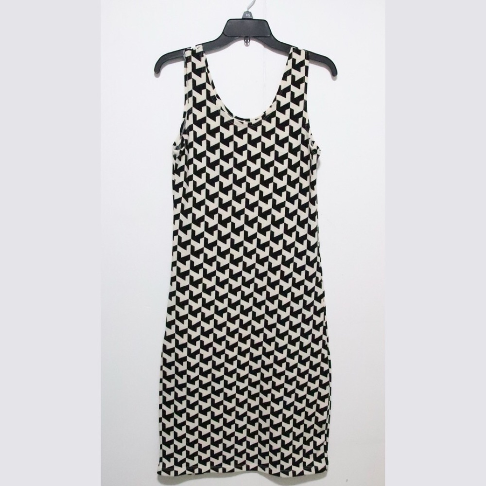 Black and White Body Con Crew Neck Midi Maxi Dress